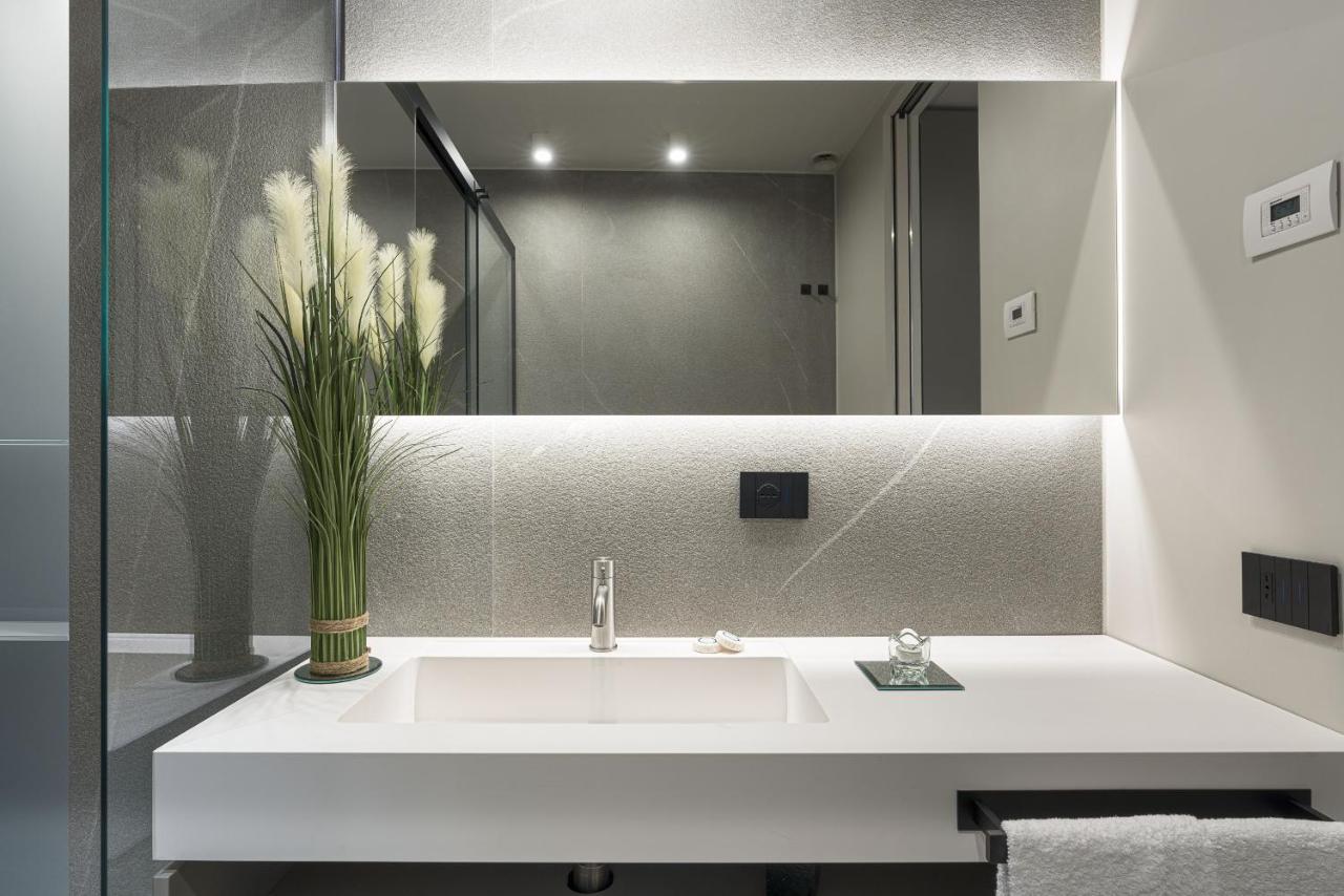 Aera Luxury Suites By Wonderful Italy Катания Экстерьер фото